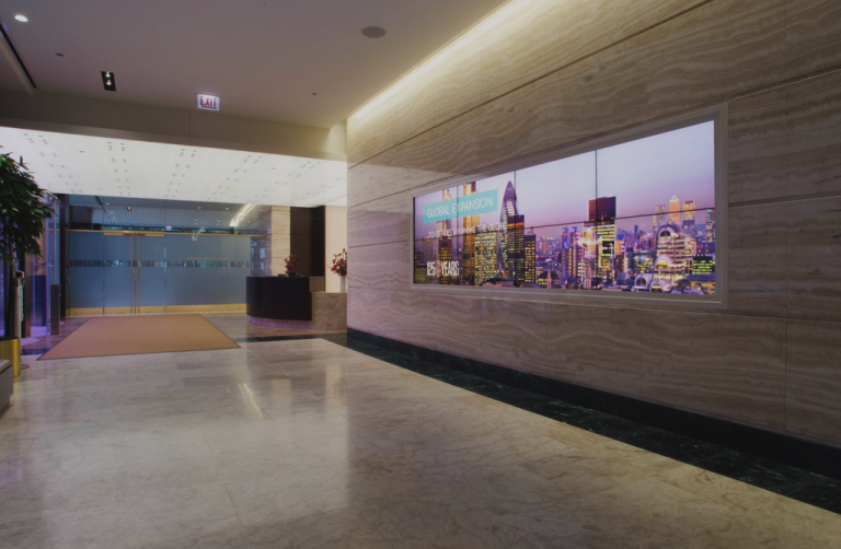 Why You Should Choose Digital Signage Over Print